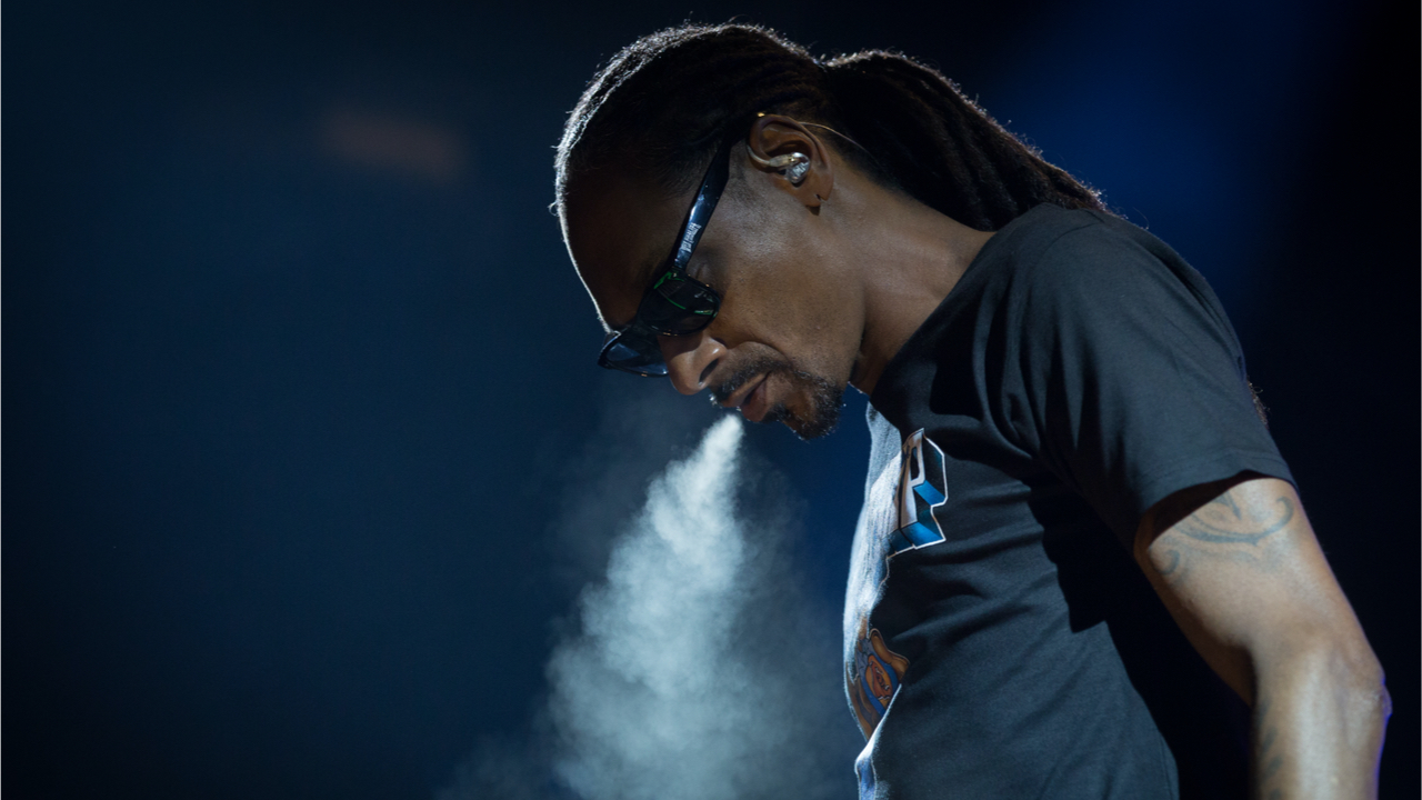 Snoop Dogg Reveals Rapper Is a Crypto Whale With Millions of Dollars in NFTs – Blockchain Bitcoin News