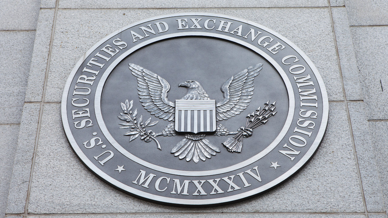 SEC Tweets About Funds Holding Bitcoin Futures — Expectations of Impending Bitcoin ETF Approval Soar